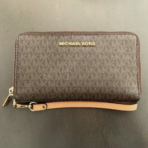 Michael Kors Zip Up Wallet